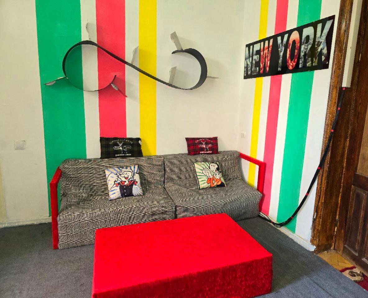 Colors Hostel Tbilisi ภายนอก รูปภาพ