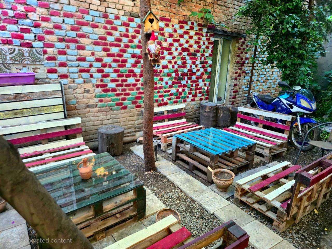 Colors Hostel Tbilisi ภายนอก รูปภาพ