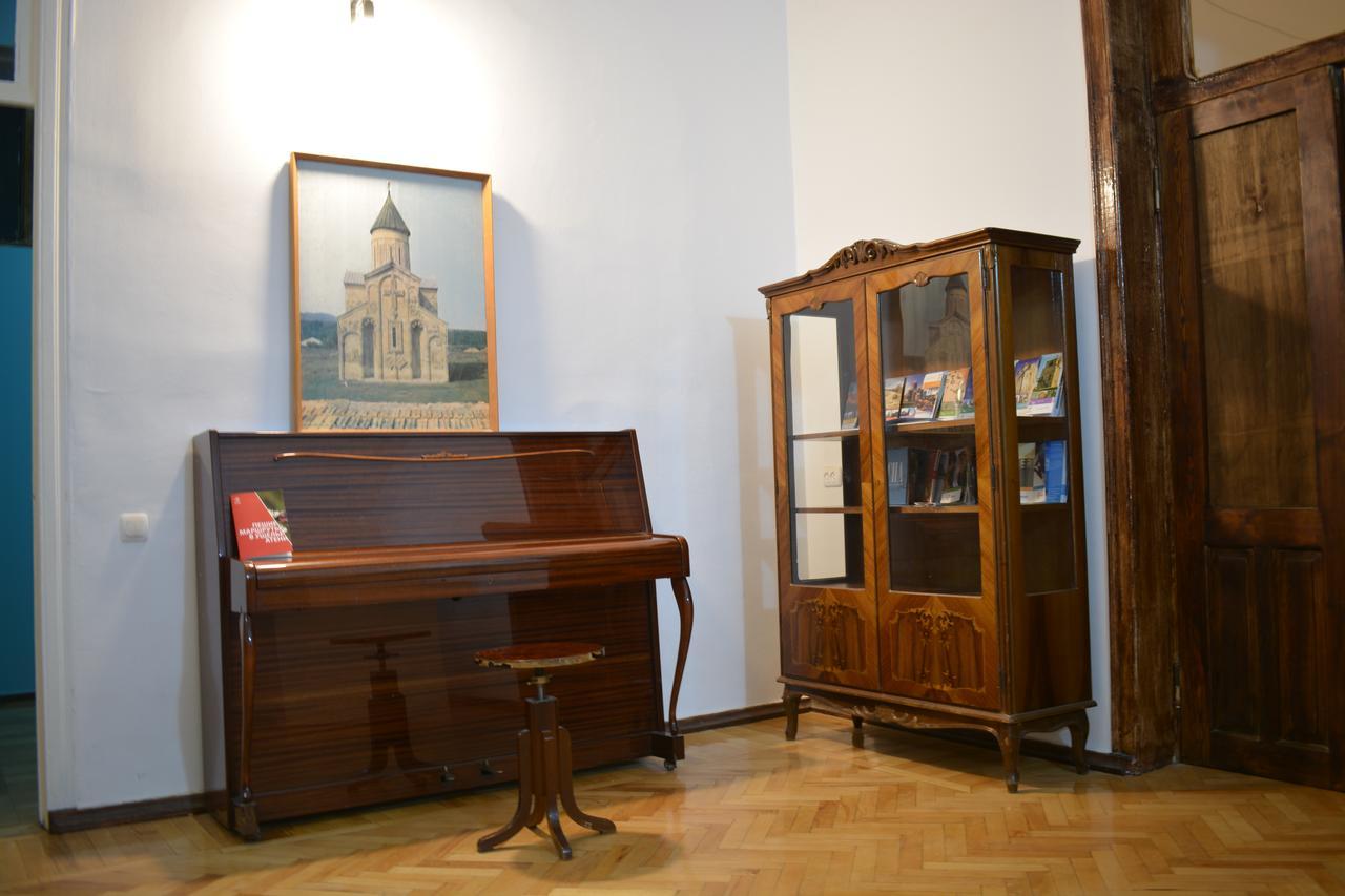 Colors Hostel Tbilisi ภายนอก รูปภาพ