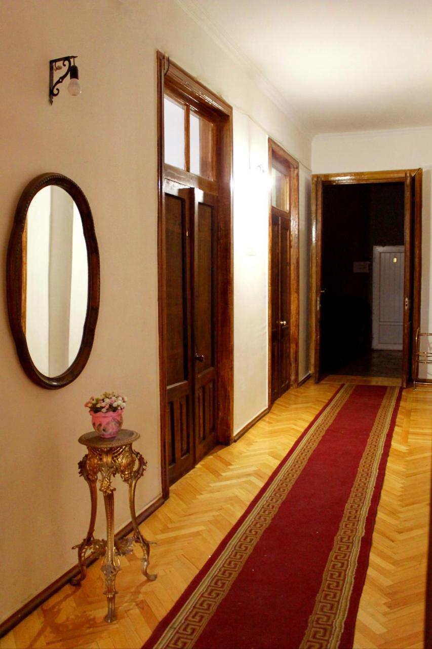 Colors Hostel Tbilisi ภายนอก รูปภาพ