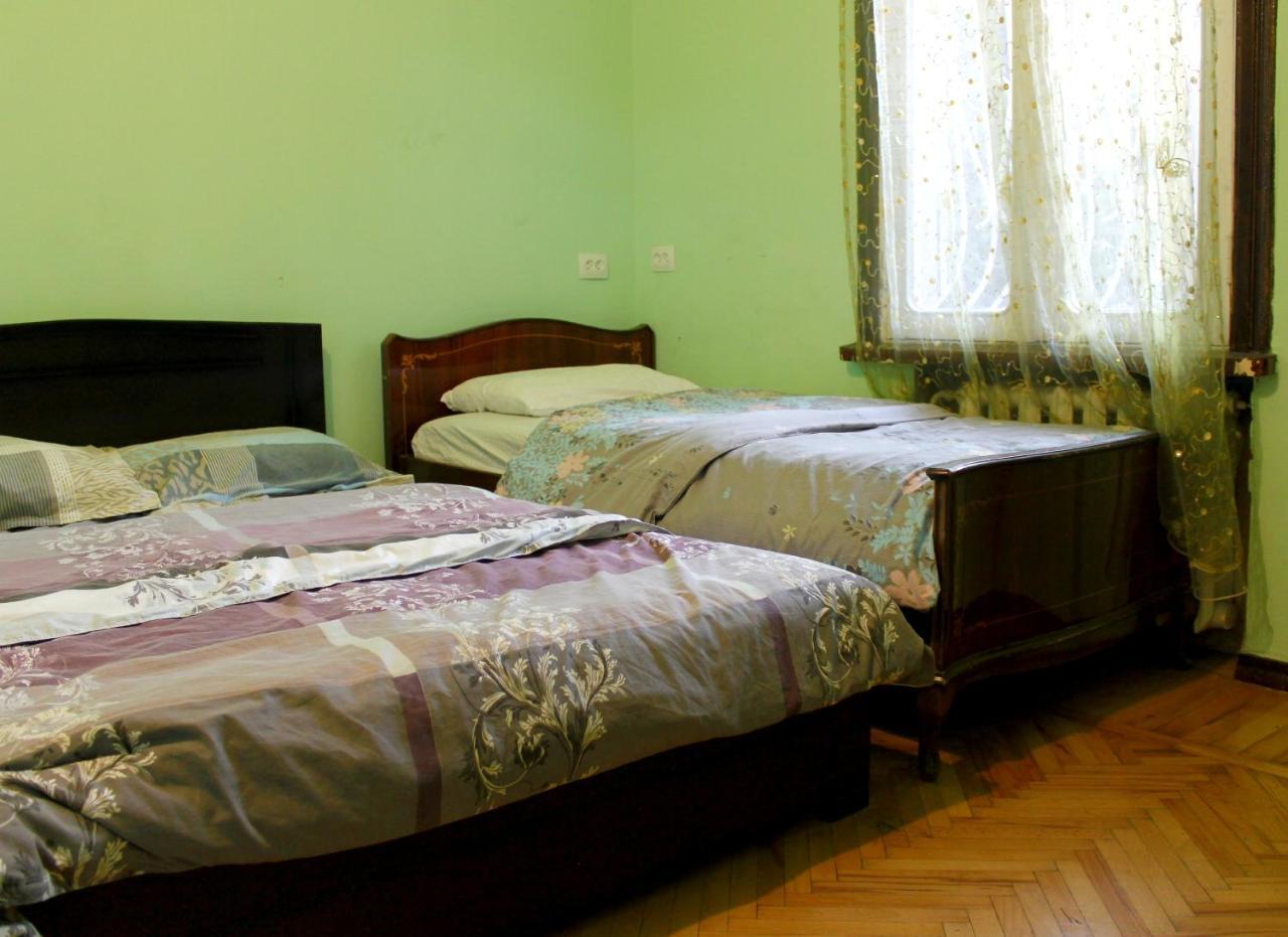 Colors Hostel Tbilisi ภายนอก รูปภาพ
