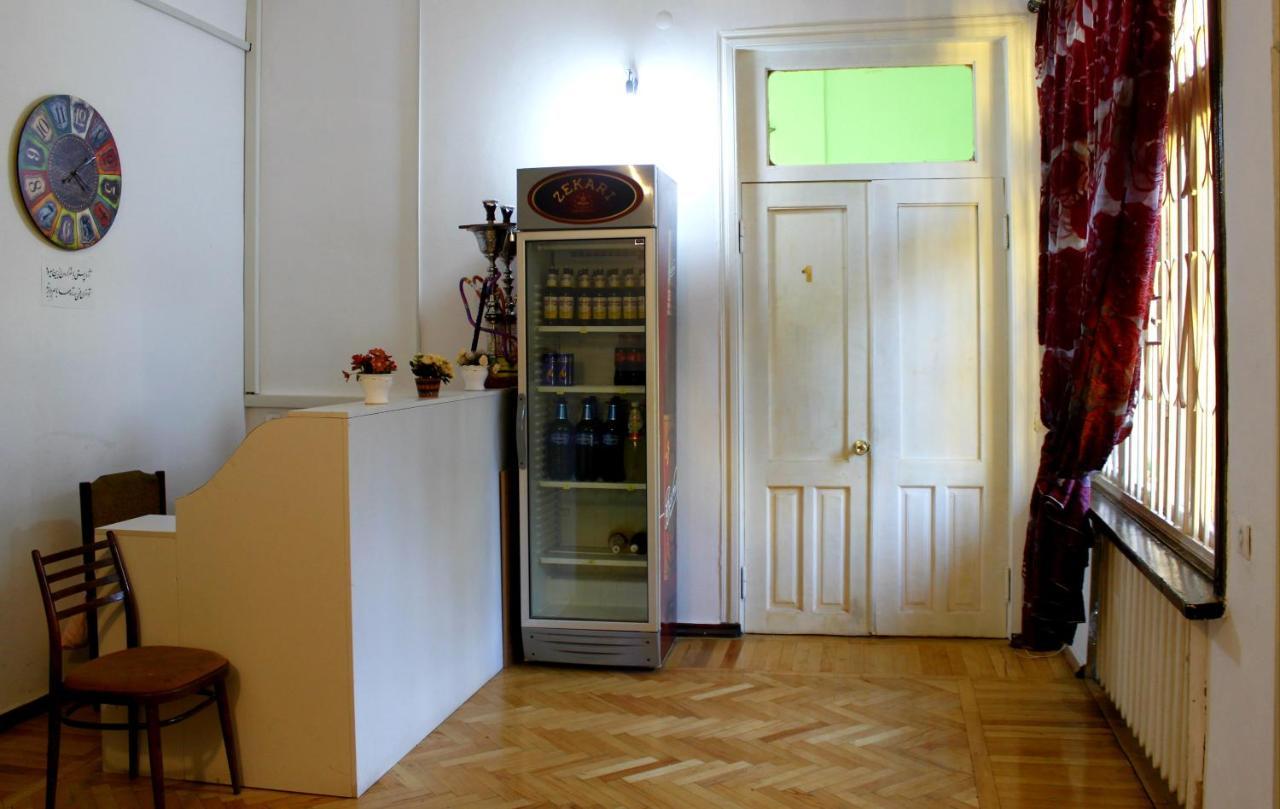 Colors Hostel Tbilisi ภายนอก รูปภาพ