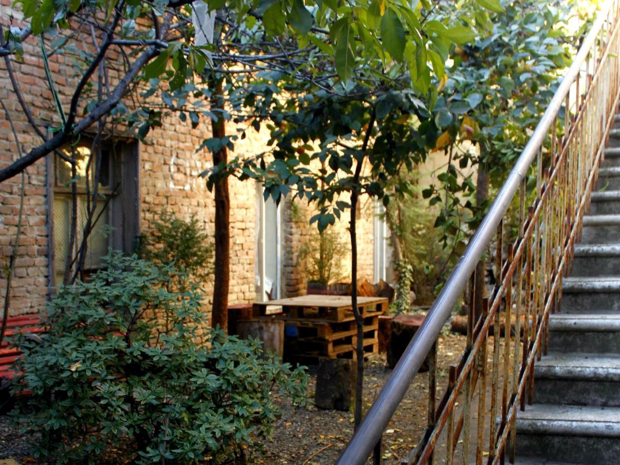 Colors Hostel Tbilisi ภายนอก รูปภาพ