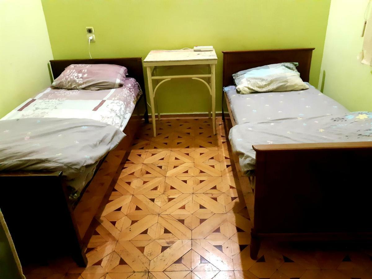 Colors Hostel Tbilisi ภายนอก รูปภาพ